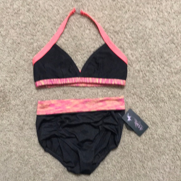 Details Dancewear set, halter bra top with high waisted bottom in MA - Picture 2 of 7